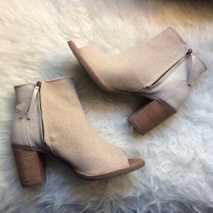 Toms Nude Majorca Peep Toe Ankle Boots! Size 8.